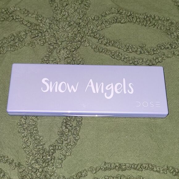 Dose of Colors Snow Angels Eye Shadow Palette - Picture 1 of 2